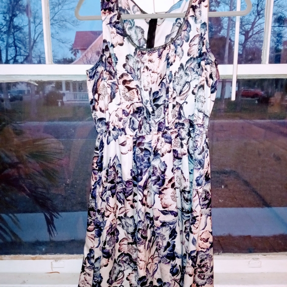 SimplyVeraWang - Picture 1 of 11